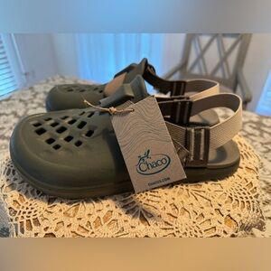 Men’s Chacos NWT